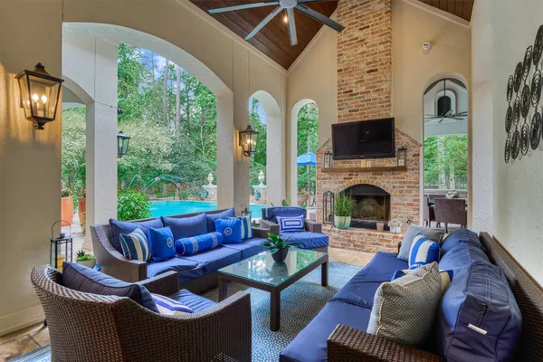 $1,299,900 | 106 Fairwater Drive, Montgomery, TX 77356
