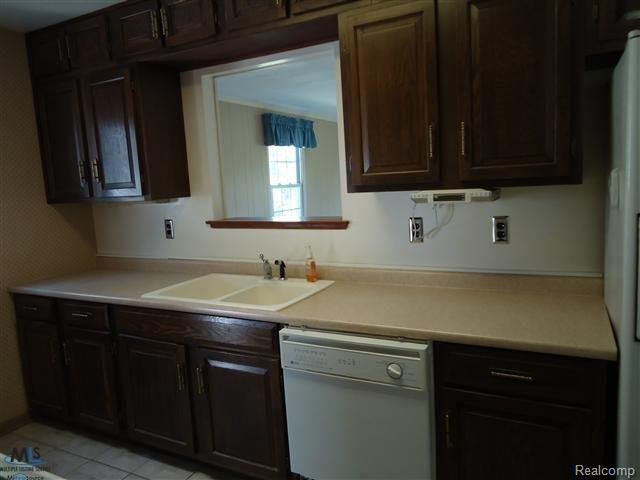 69326 Hicks Road Armada, MI 48005 - Photo 3 of 16 3.JPG