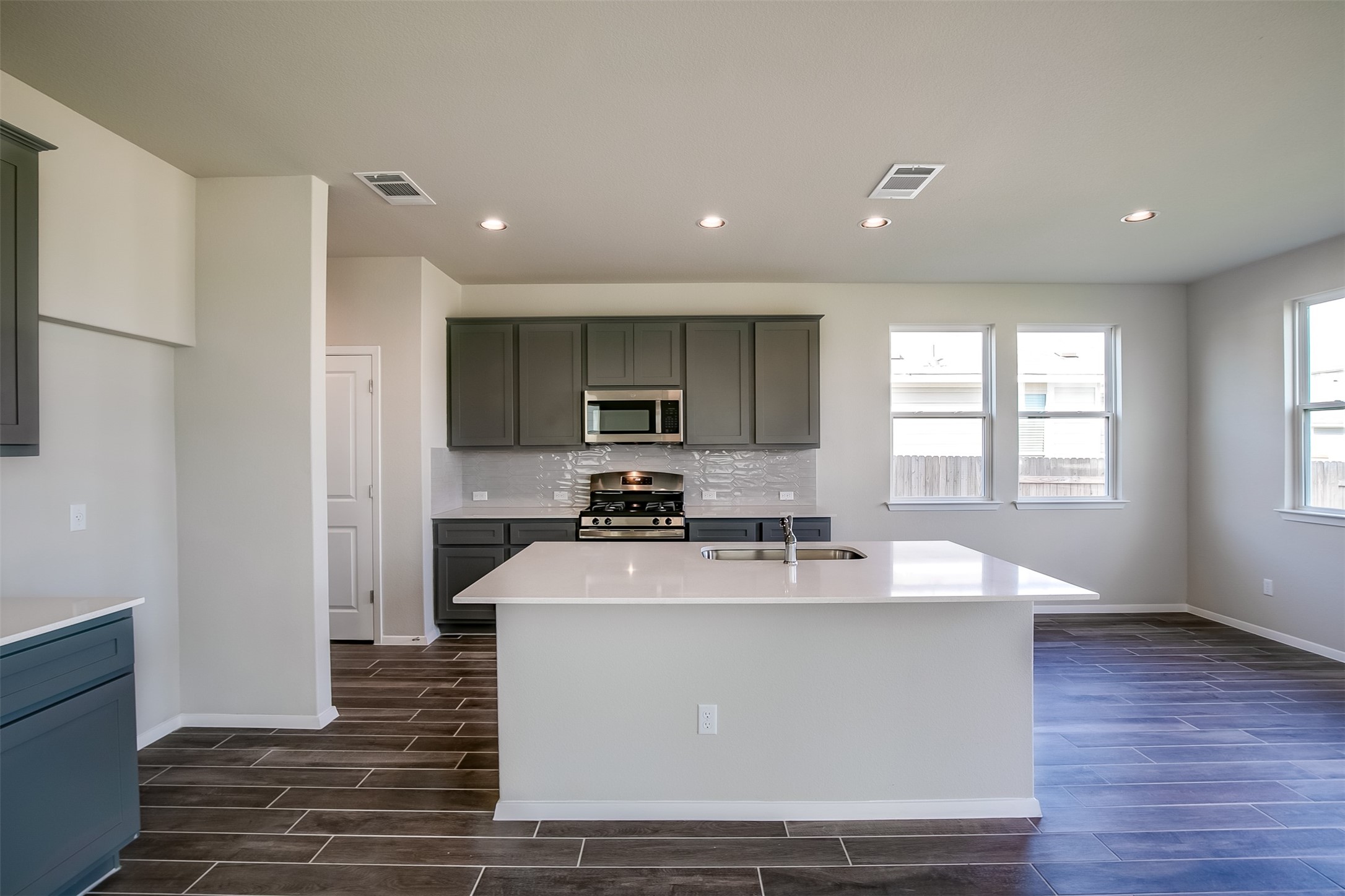 212 Stein Road Georgetown, TX 78626 - Photo 9 of 29