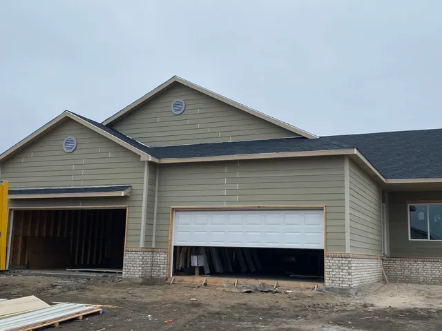 $255,900 | 8741 East Summerside Place, Bel Aire, KS 67226