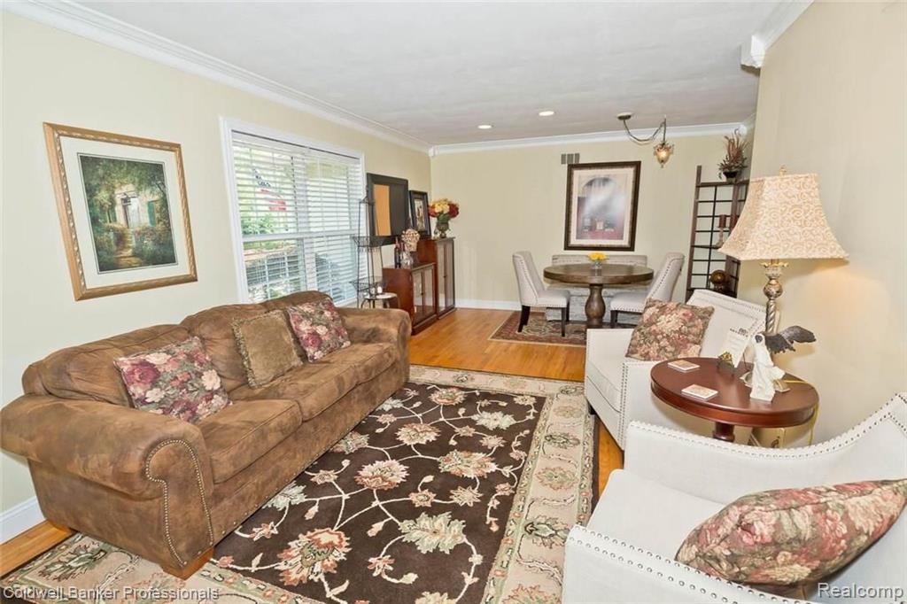 2168 Somerset Road Bloomfield Hills, MI 48302 - Photo 3 of 16