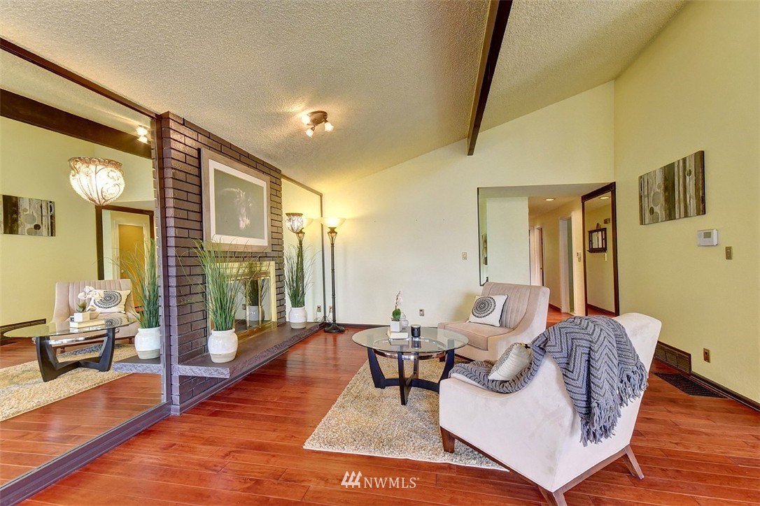 7414 181st Place Southwest Edmonds, WA 98026 - Photo 4 of 20 Gallery Image 4