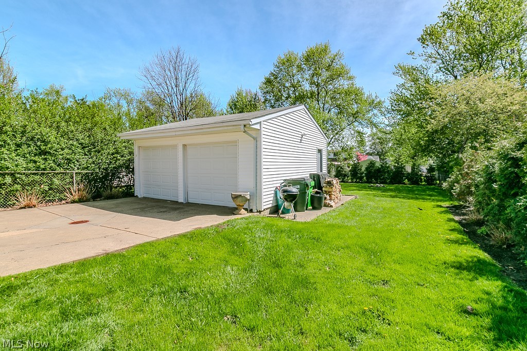 1297 Lander Road Mayfield Heights, OH 44124 - Photo 5 of 32