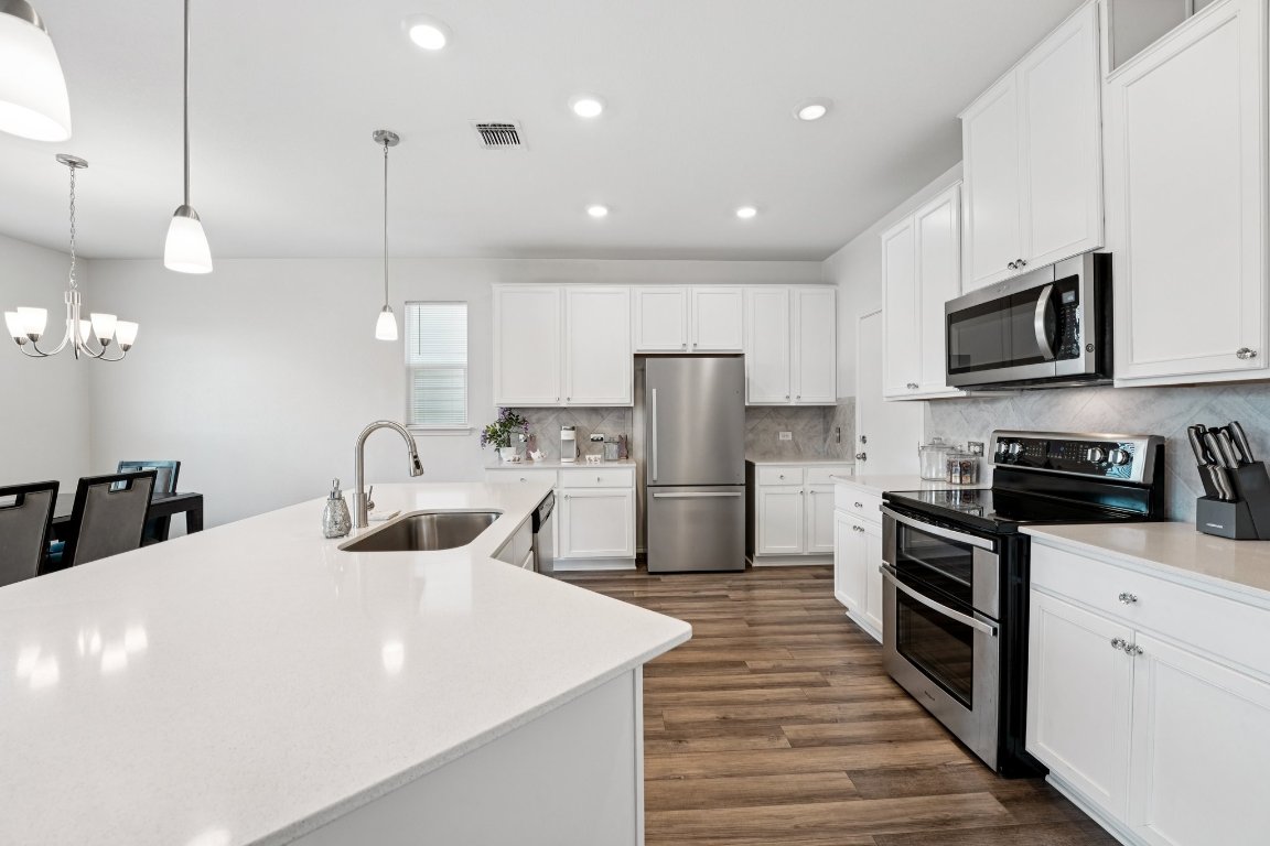 113 Uncle Billy Way Jarrell, TX 76537 - Photo 4 of 23