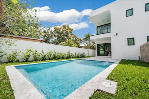 $1,495,000 | 2939 Southwest 21st Street, Miami, FL 33145