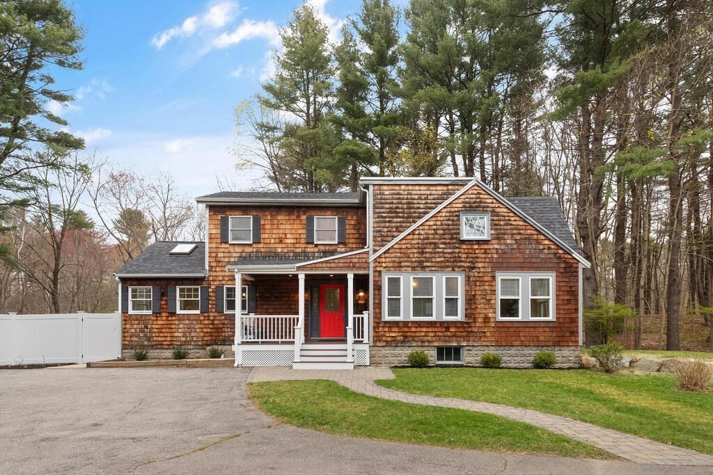860 Main Street Lynnfield, MA 01940 - Photo 1 of 34