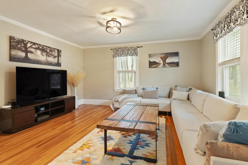 860 Main Street Lynnfield, MA 01940 - Photo 13 of 34
