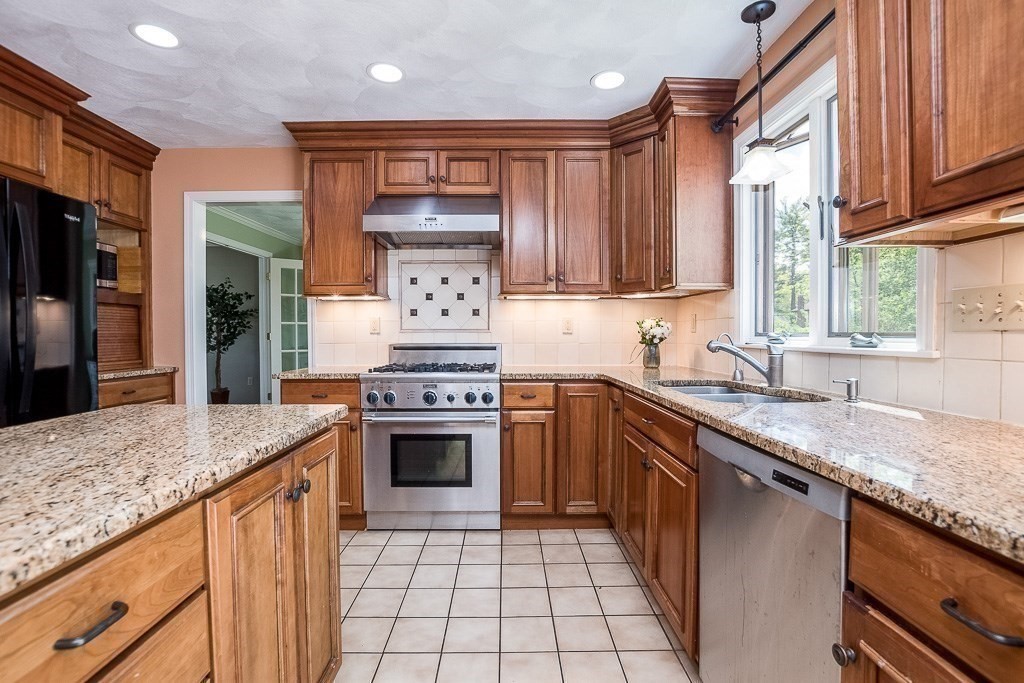 8 Margaret Road Dedham, MA 02026 - Photo 12 of 42 Gallery Image 12