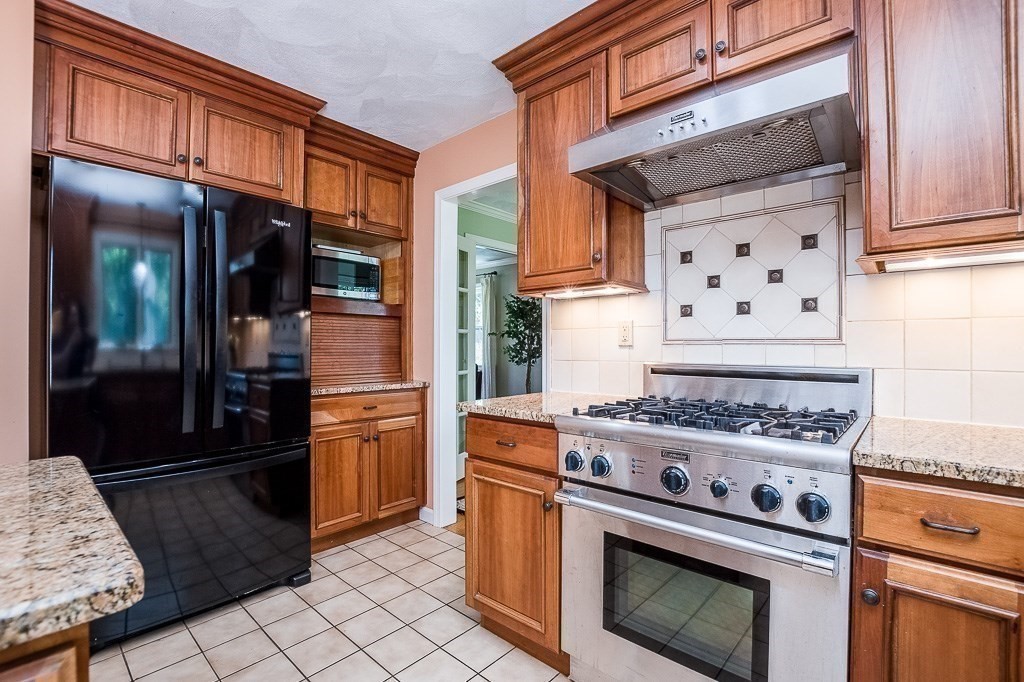 8 Margaret Road Dedham, MA 02026 - Photo 13 of 42 Gallery Image 13