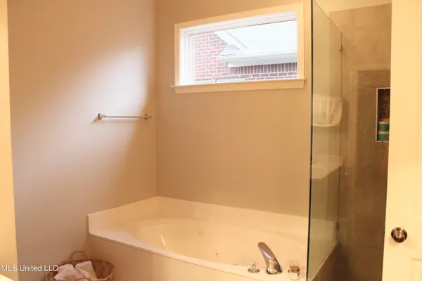 $325,000 | 4472 Stone Cross Drive, Olive Branch, MS 38654