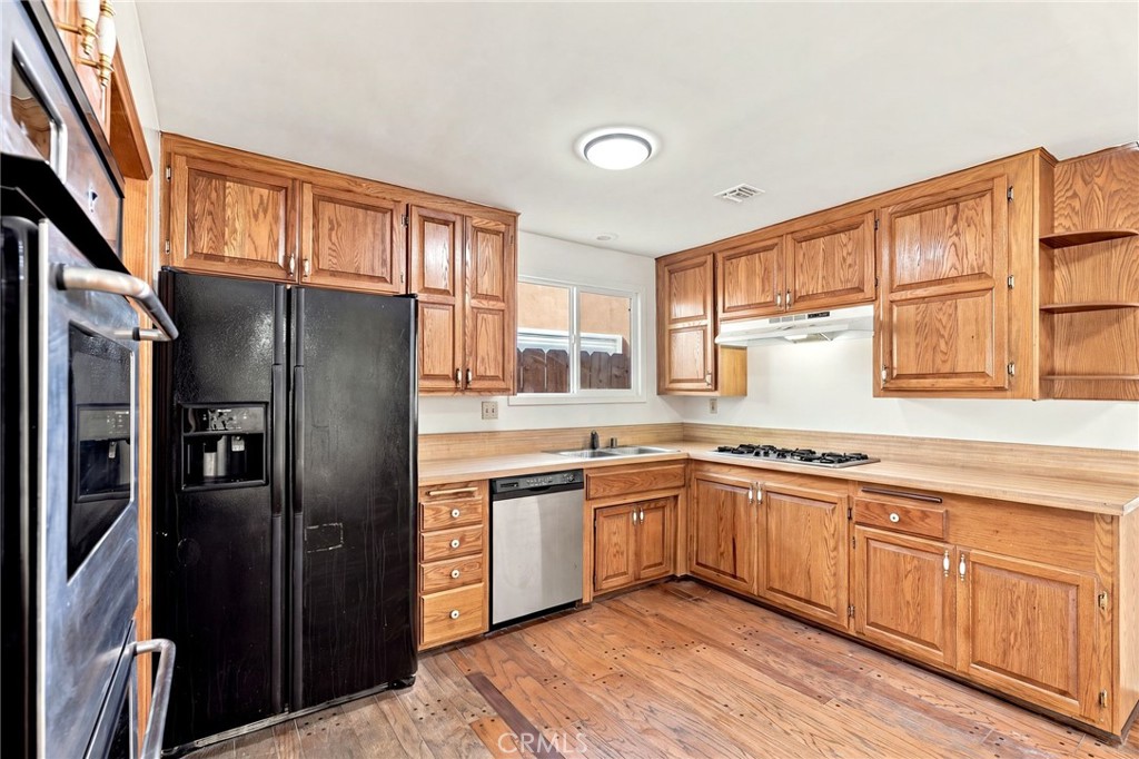 24107 Highlander Road West Hills, CA 91307 - Photo 9 of 31 Gallery Image 9