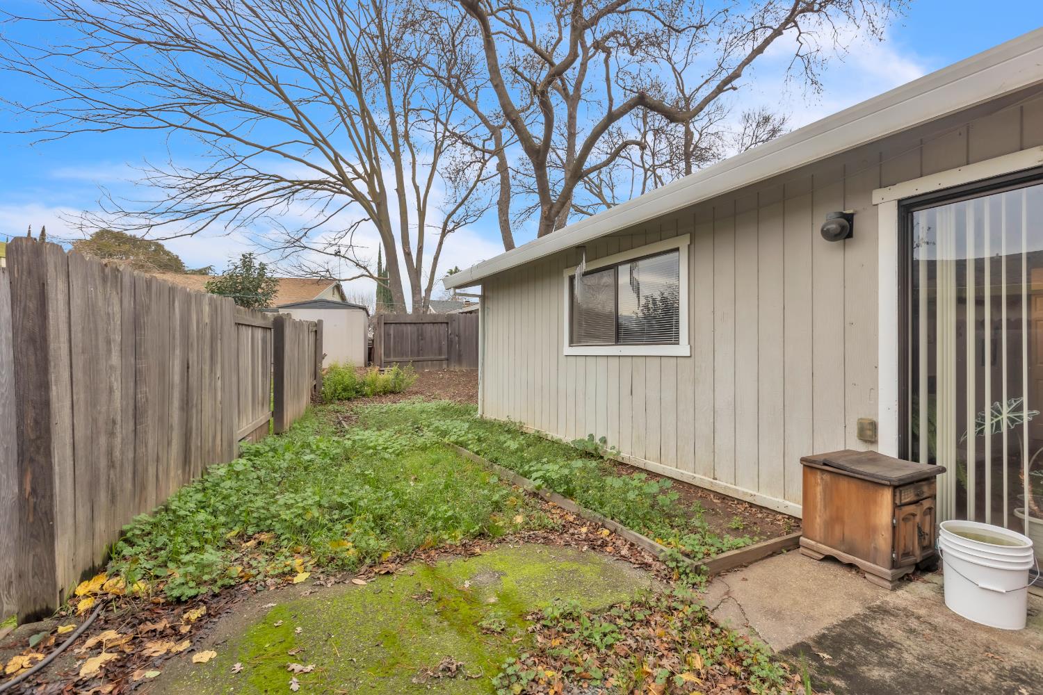 10973 Hirschfeld Way Rancho Cordova, CA 95670 - Photo 23 of 41 a backyard of a house with lots of green space