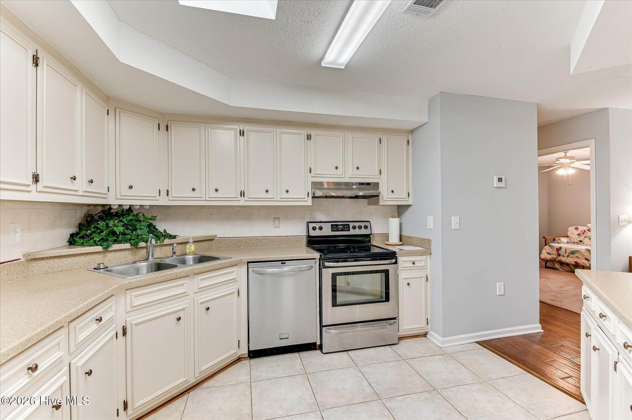 553 Blue Ridge Crossing Evans, GA 30809 - Photo 8 of 21 Kitchen (3)