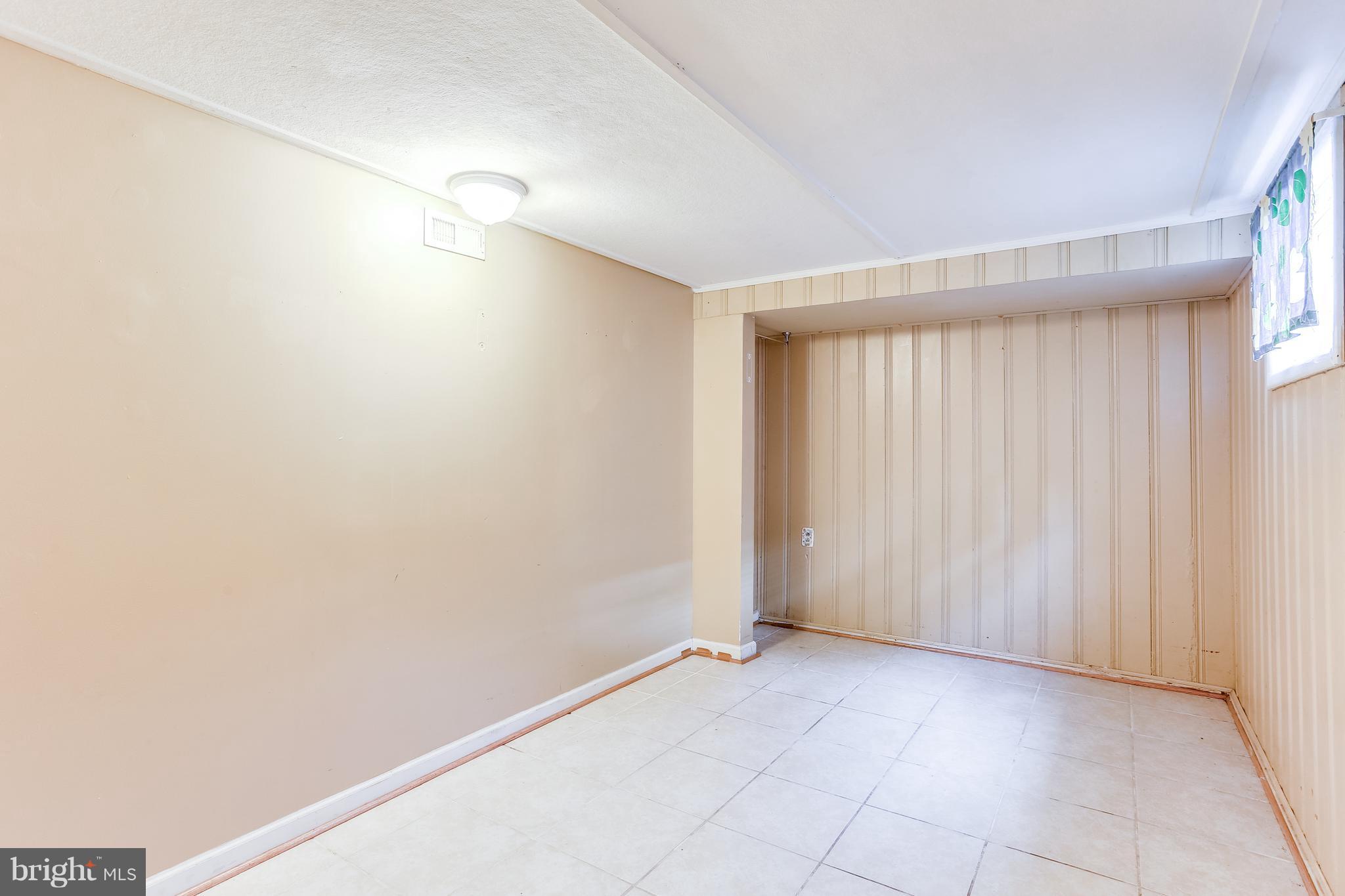 4243 Powder Mill Road Beltsville, MD 20705 - Photo 26 of 30 Bedroom