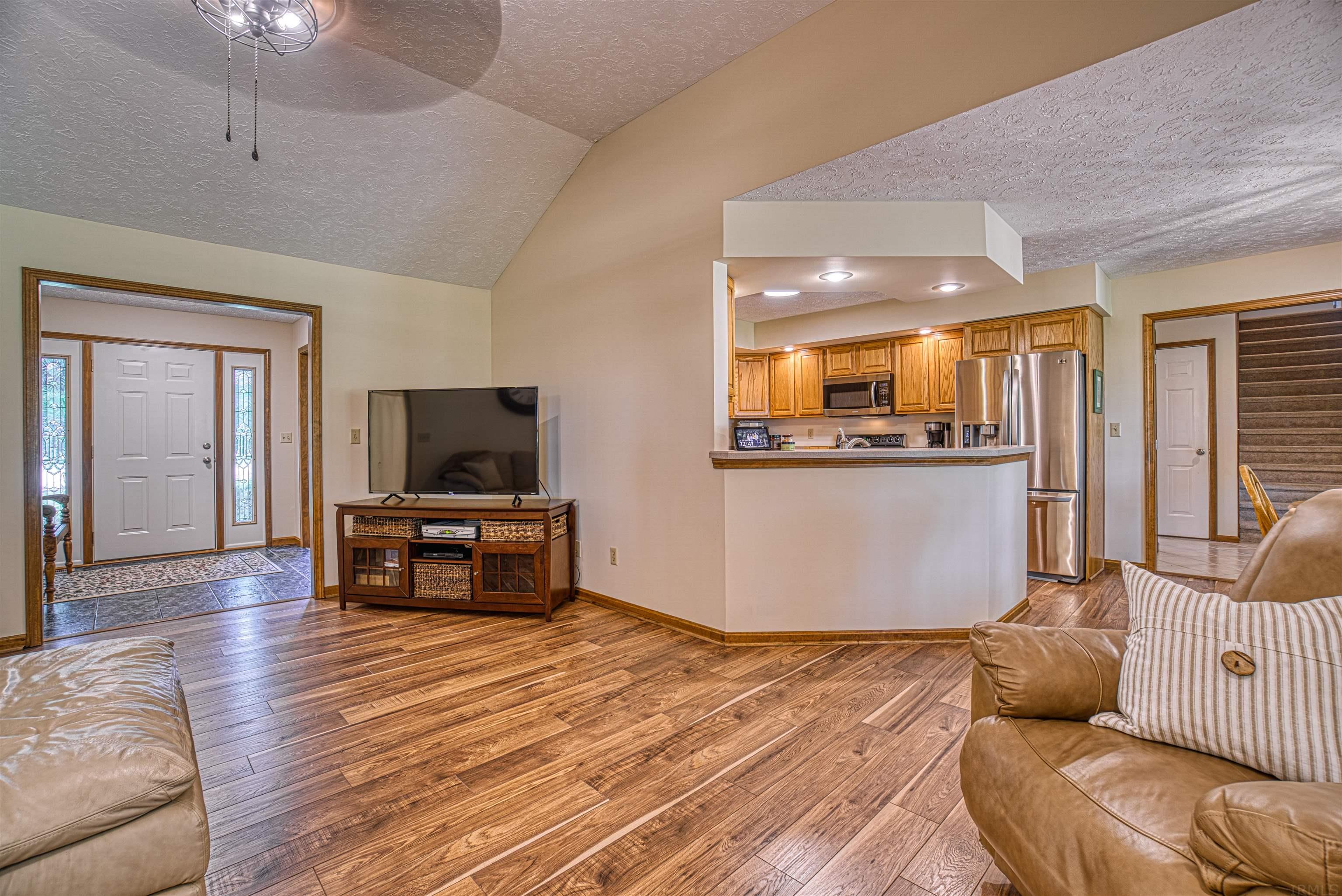 5695 Schneider Road Newburgh, IN 47630 - Photo 11 of 36 Gallery Image 11
