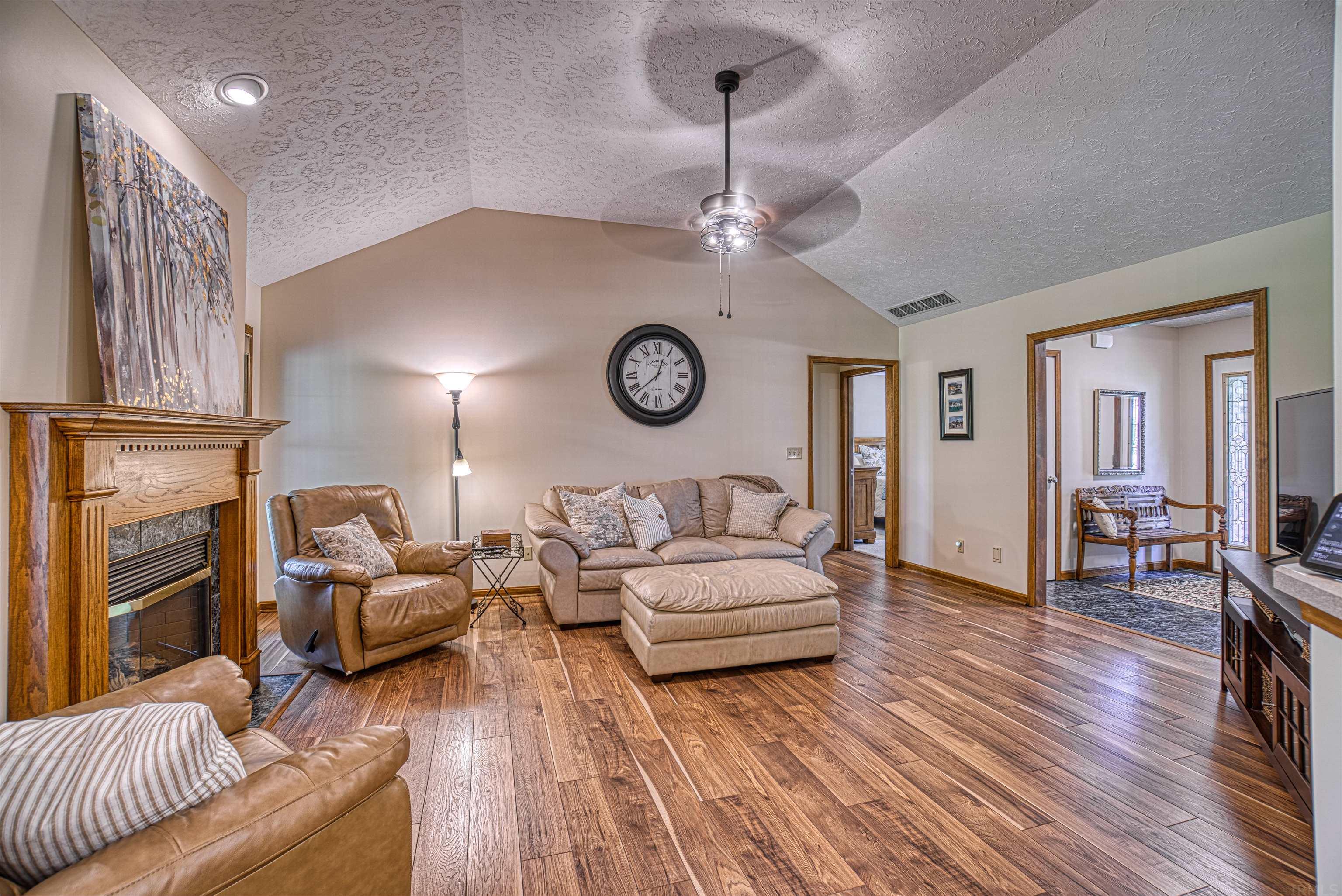 5695 Schneider Road Newburgh, IN 47630 - Photo 10 of 36 Gallery Image 10