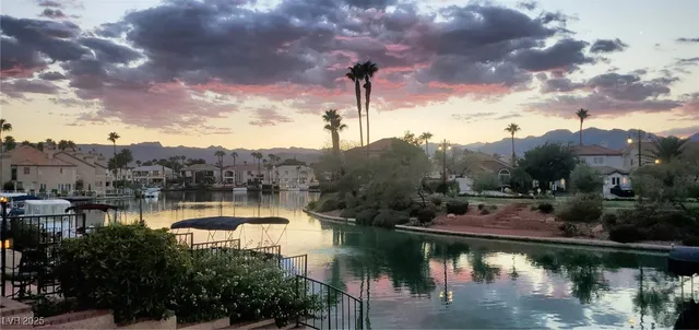 $1,330,000 | 3141 West Waterside Circle, Las Vegas, NV 89117