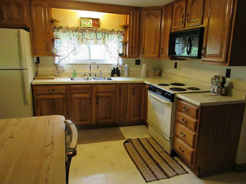 1445 Ridge Road Apollo, PA 15613 - Photo 8 of 19 Kitchen.