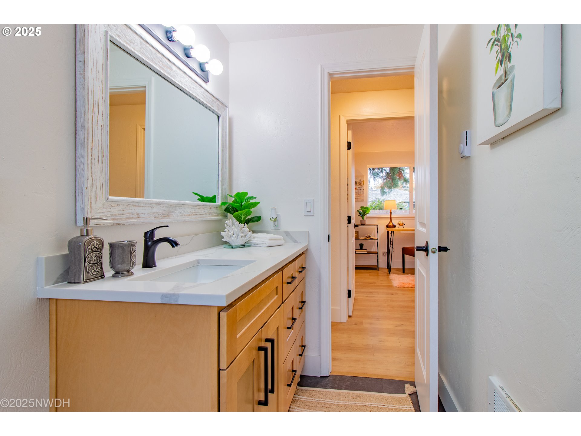 2081 Devos Street Eugene, OR 97402 - Photo 12 of 32