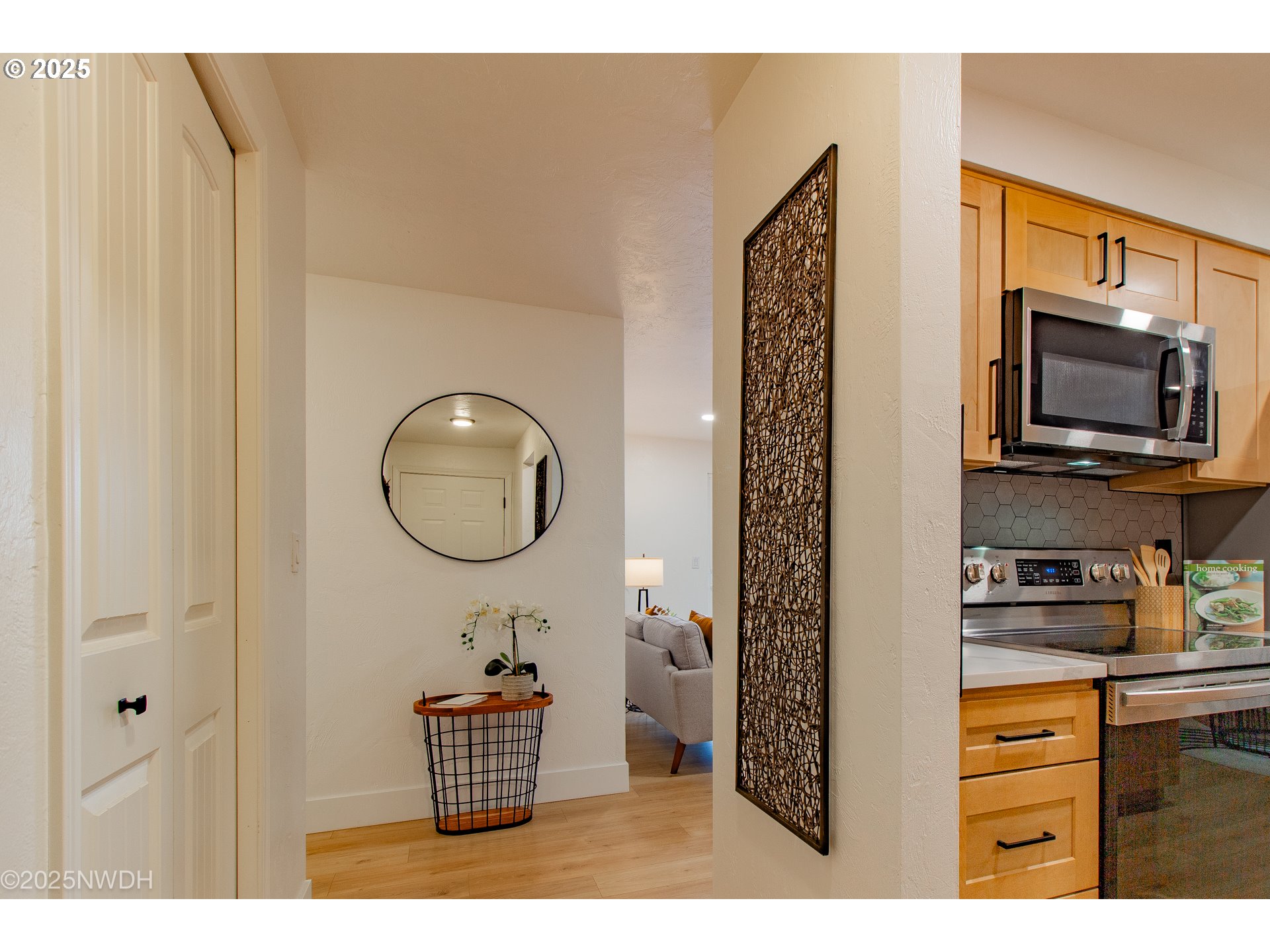 2081 Devos Street Eugene, OR 97402 - Photo 23 of 32