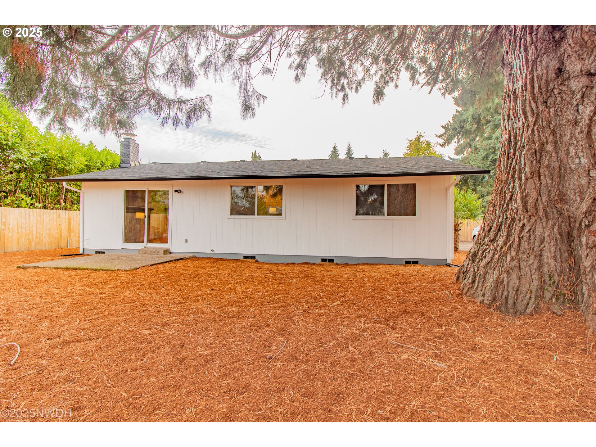 2081 Devos Street Eugene, OR 97402 - Photo 26 of 32