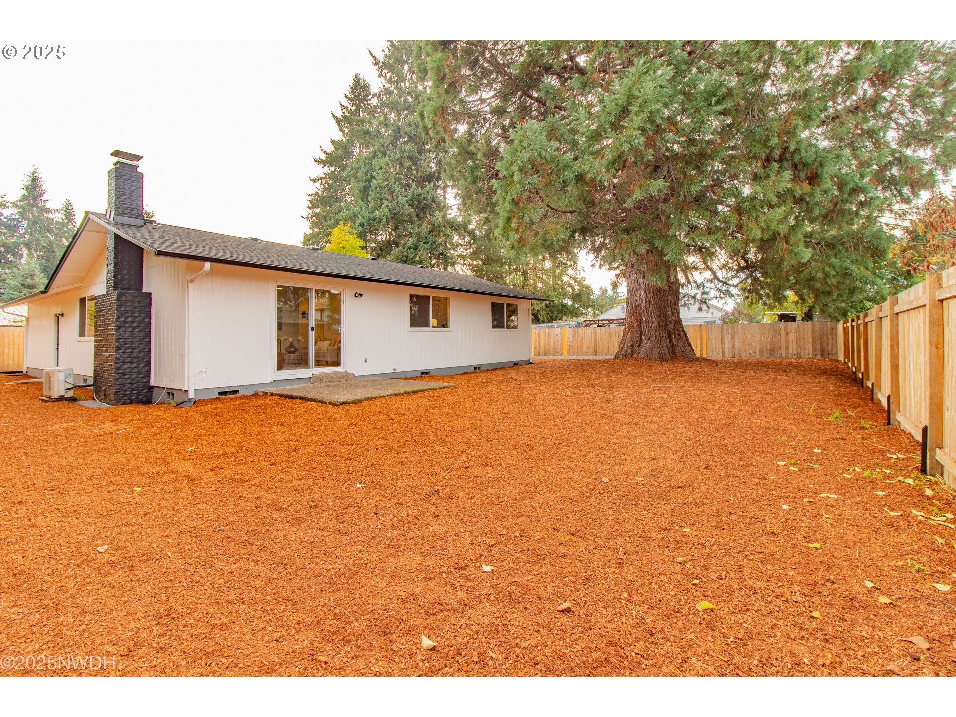 2081 Devos Street Eugene, OR 97402 - Photo 27 of 32