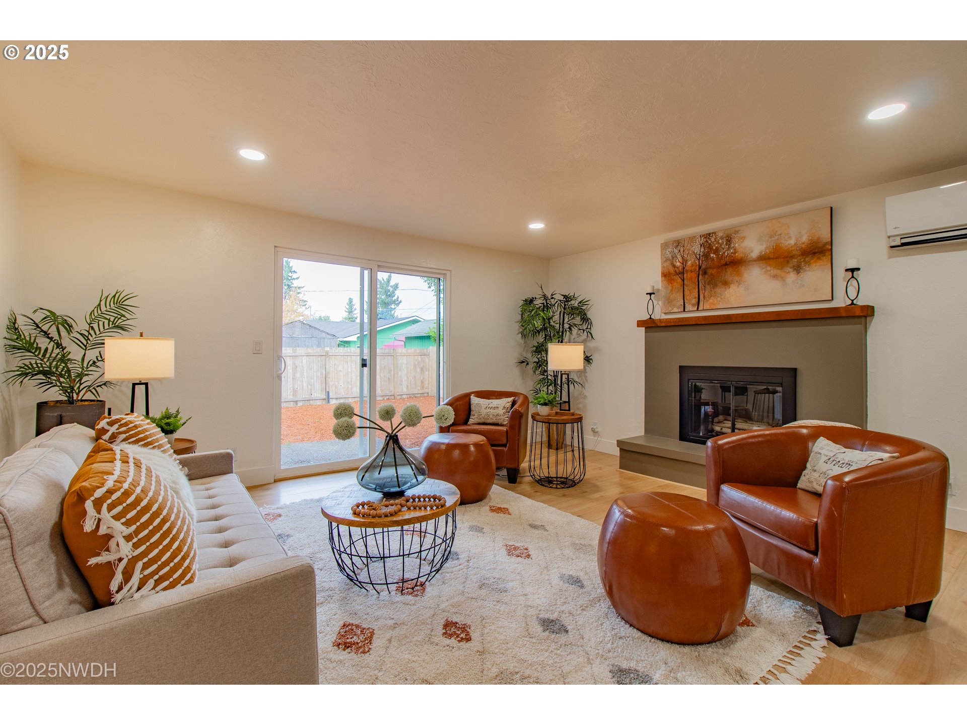 2081 Devos Street Eugene, OR 97402 - Photo 4 of 32