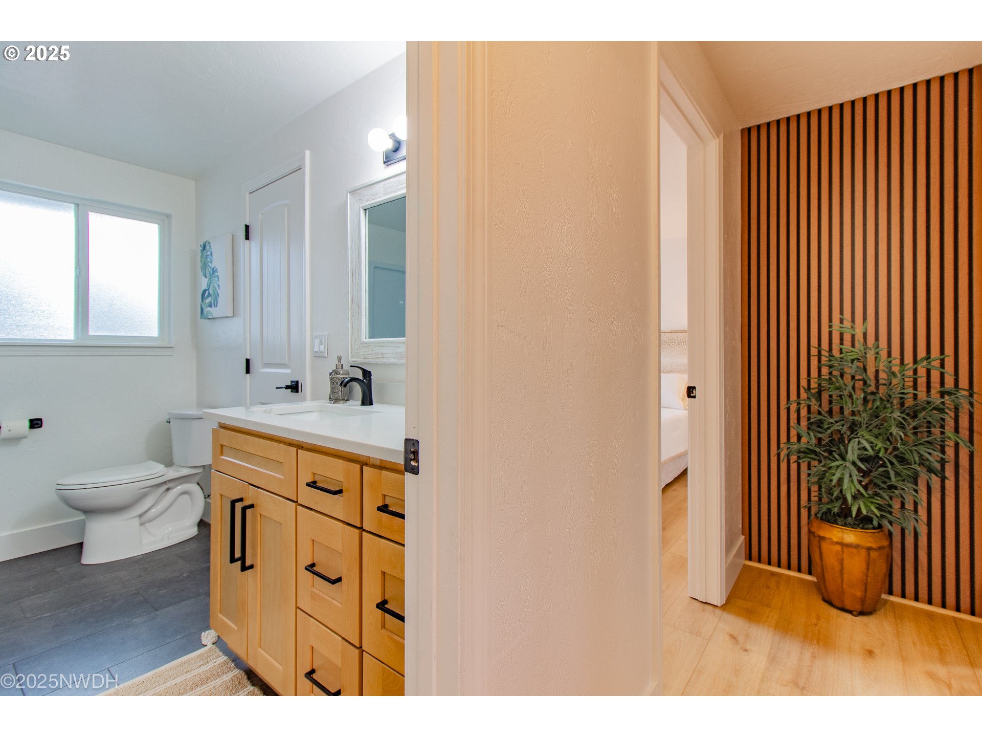 2081 Devos Street Eugene, OR 97402 - Photo 9 of 32