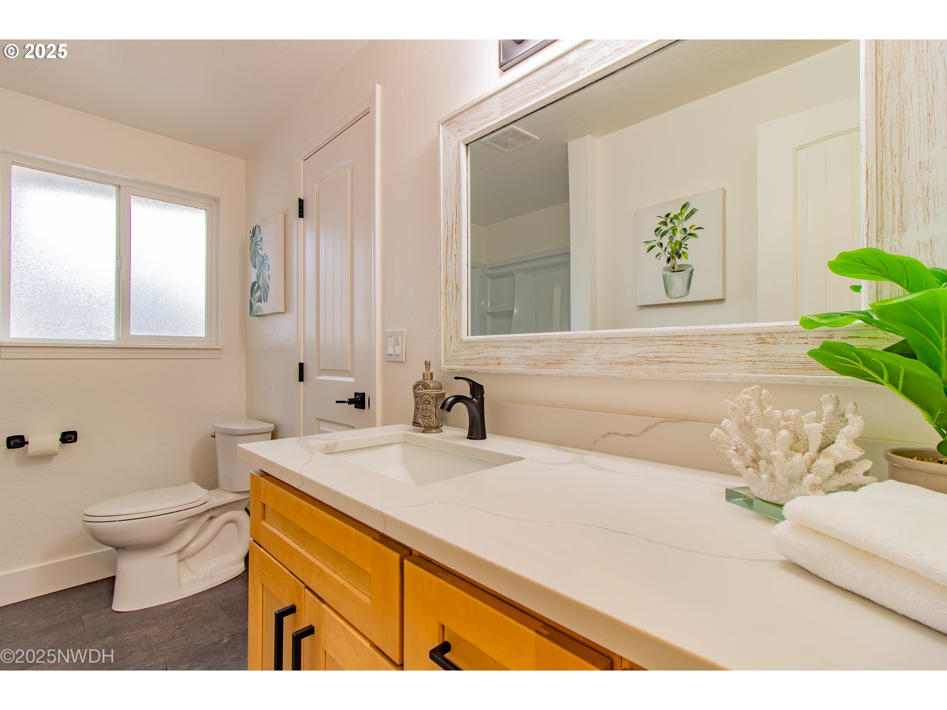 2081 Devos Street Eugene, OR 97402 - Photo 10 of 32