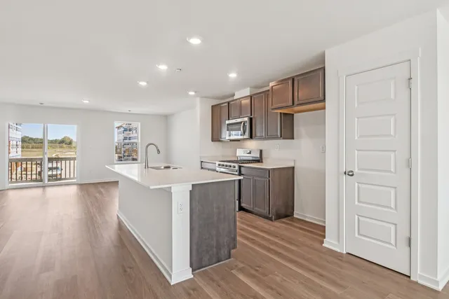 $329,990 | 911 Briar Gln Court, Hampshire, IL 60140