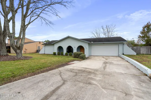 $300,000 | 2166 John Hart Circle, Orange Park, FL 32073