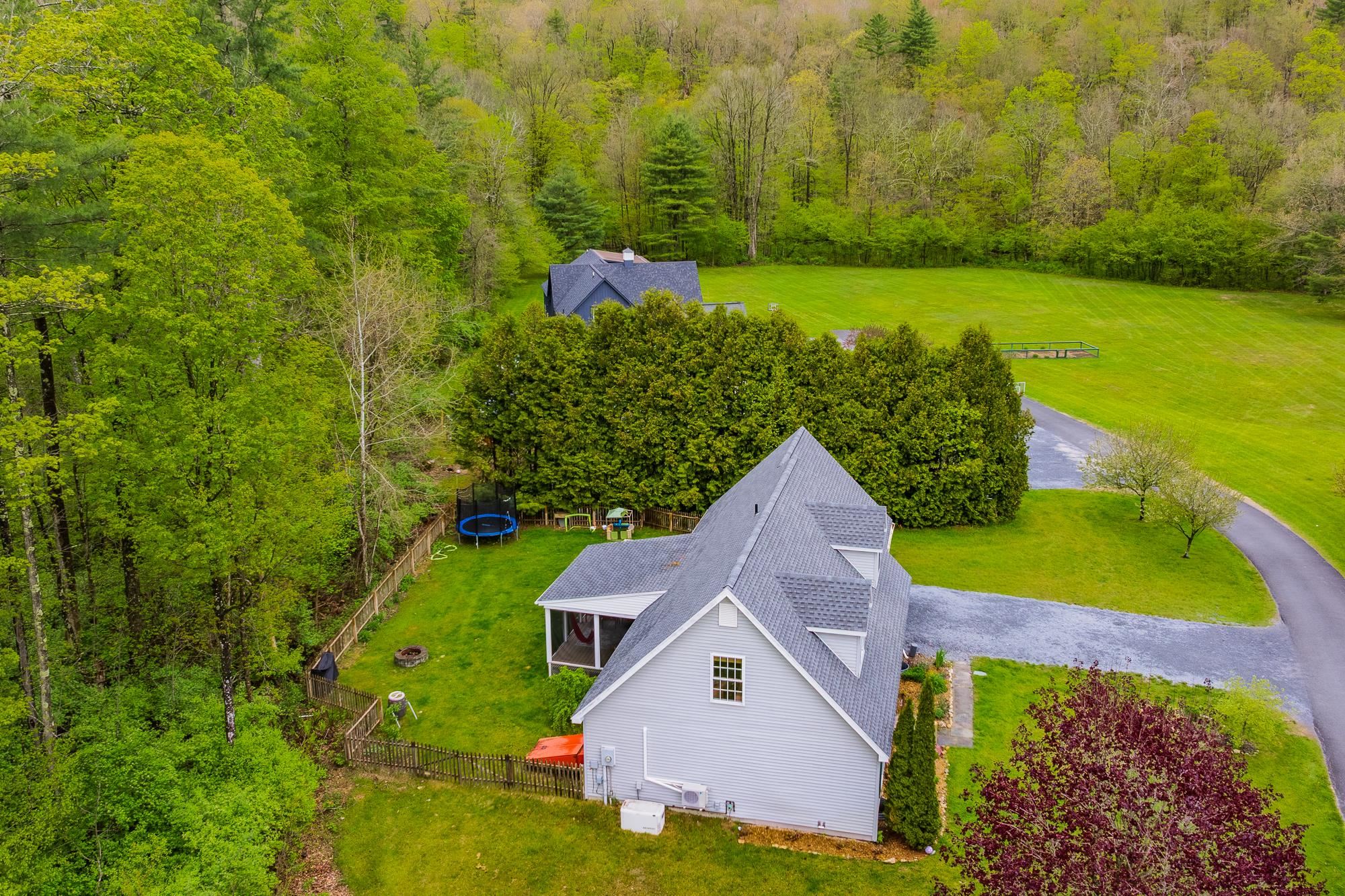 49 Limerick Lane Arlington, VT 05250 - Photo 3 of 45