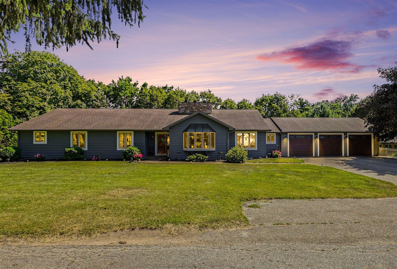 2390 Sycamore Path St. Joseph, MI 49085 - Photo 1 of 53 Gallery Image 1