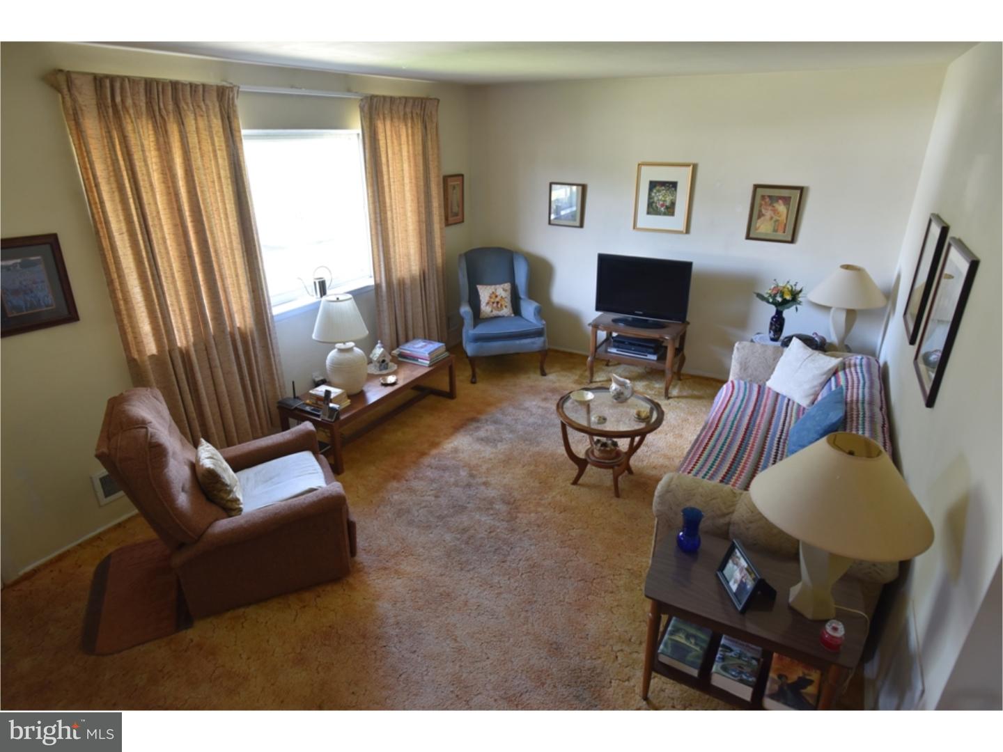 5 Patrick Way Hamilton, NJ 08620 - Photo 2 of 15 Family Room