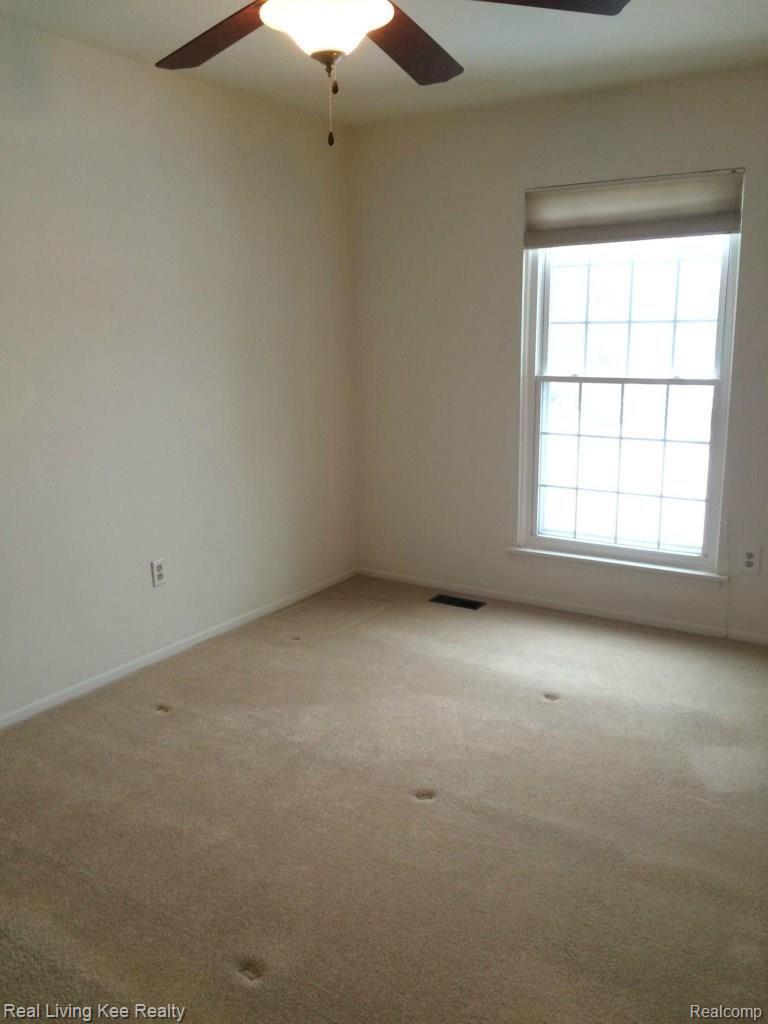 87 Stratford Lane Rochester, MI 48309 - Photo 20 of 29 IMG_0244.jpg