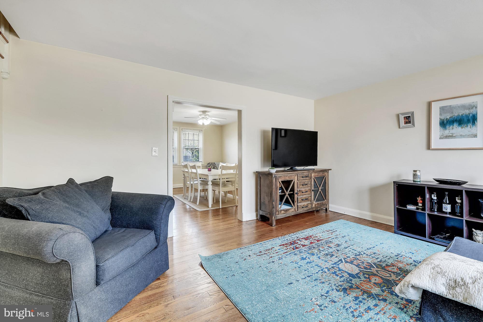 406 Stratford Road Baltimore, MD 21228 - Photo 3 of 35