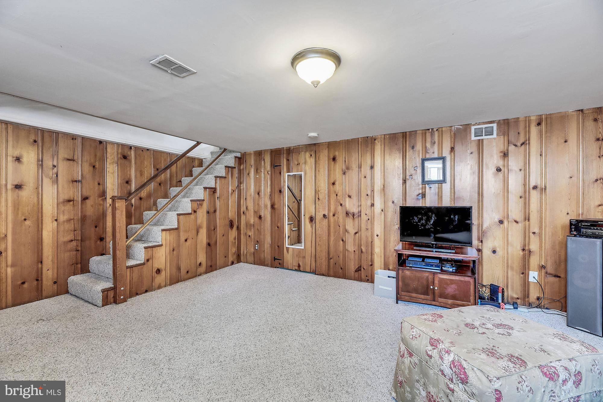 406 Stratford Road Baltimore, MD 21228 - Photo 24 of 35