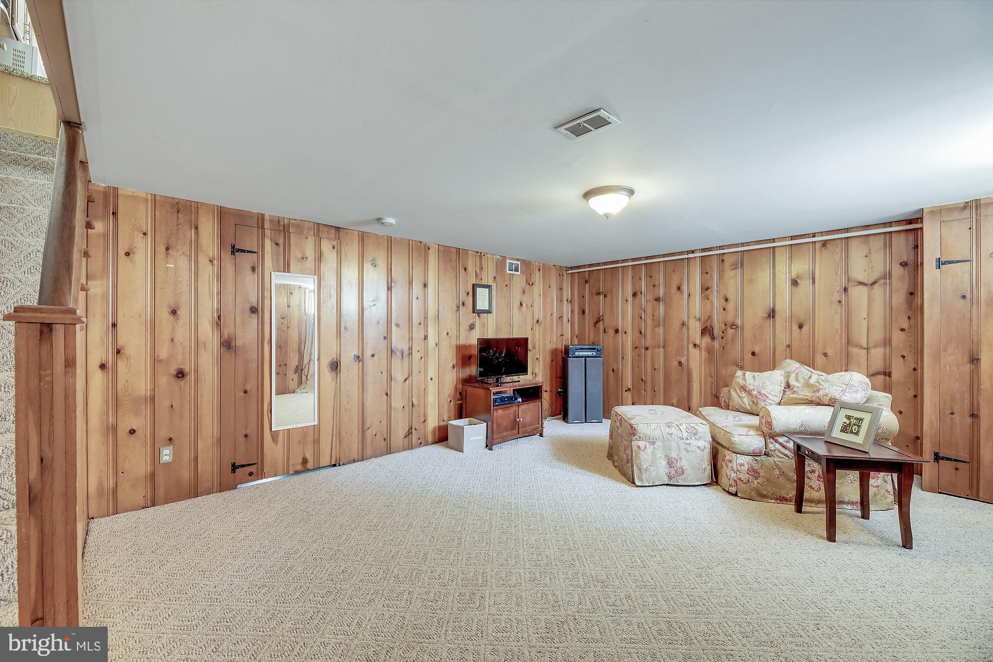 406 Stratford Road Baltimore, MD 21228 - Photo 26 of 35
