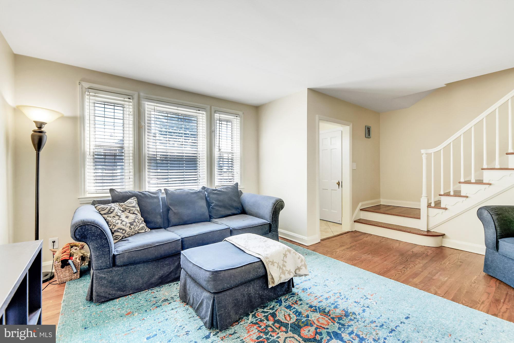 406 Stratford Road Baltimore, MD 21228 - Photo 4 of 35