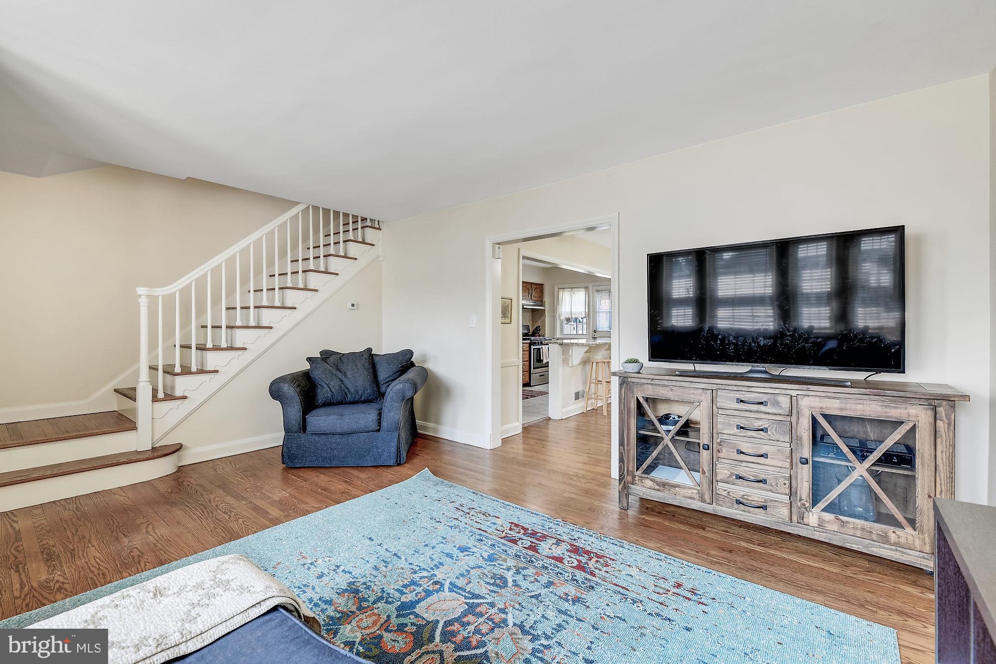 406 Stratford Road Baltimore, MD 21228 - Photo 5 of 35
