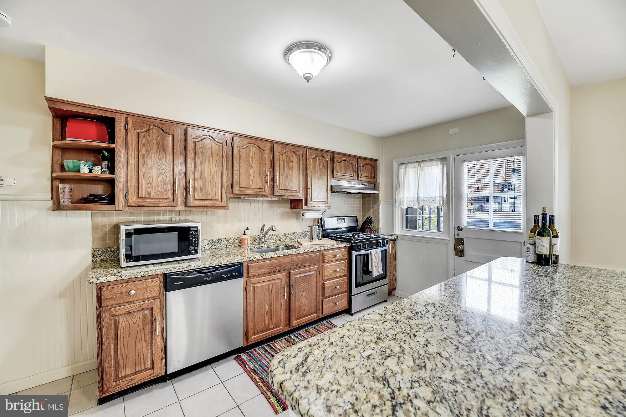 406 Stratford Road Baltimore, MD 21228 - Photo 10 of 35