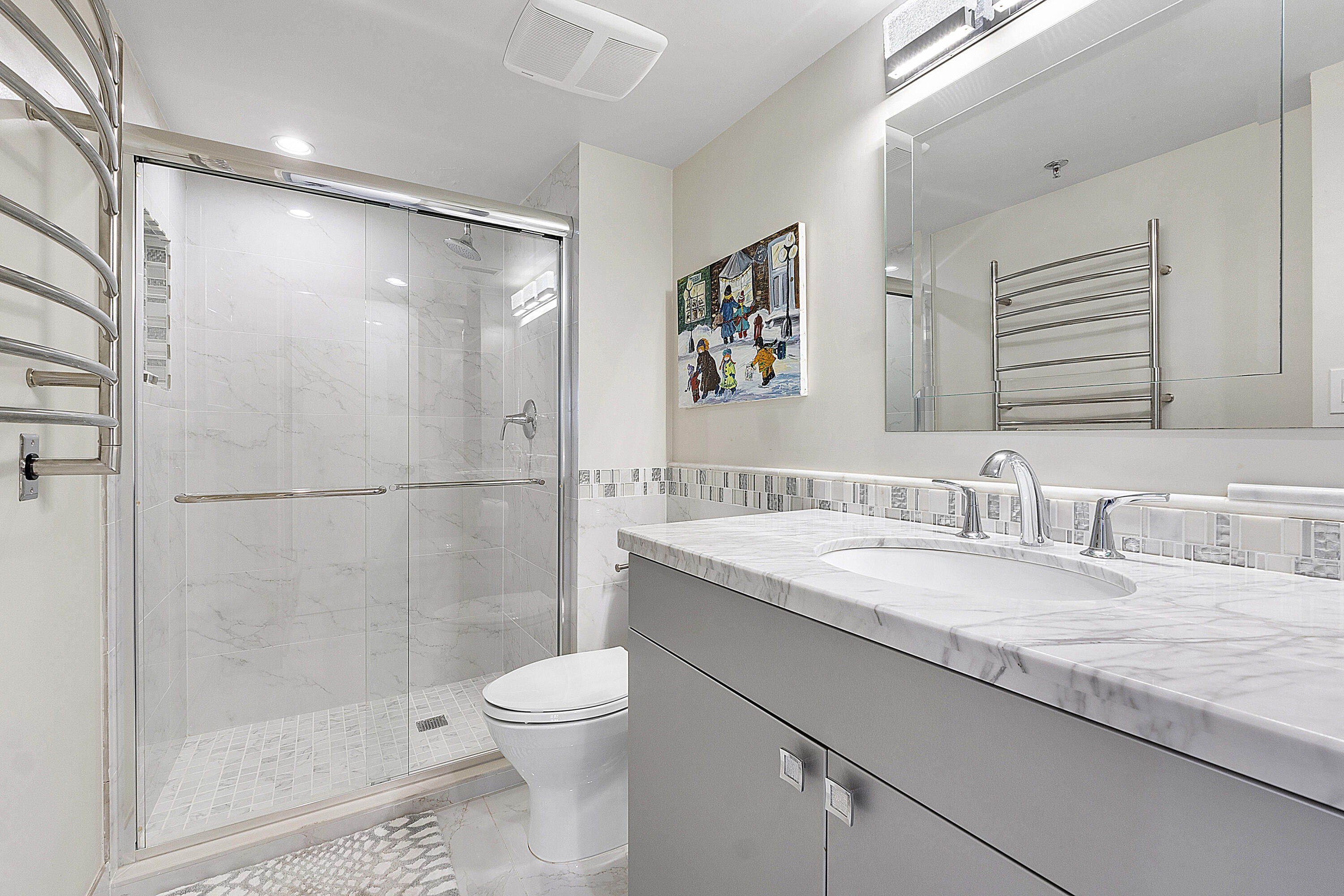 1901 South Ocean Boulevard, Unit 307 Boca Raton, FL 33432 - Photo 30 of 60 Guest Bathroom