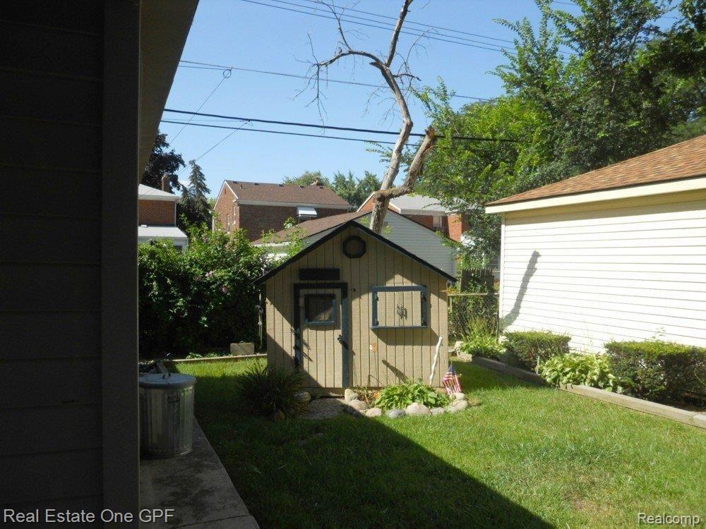 1979 Severn Road Grosse Pointe, MI 48236 - Photo 17 of 17 25 703 doll house
