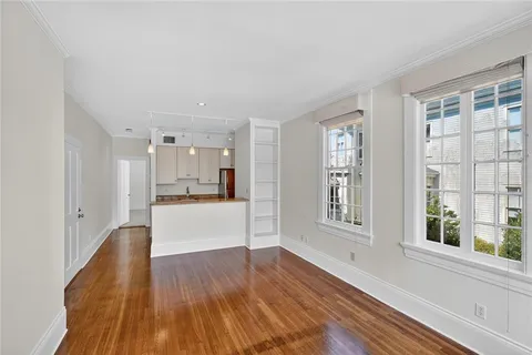 $1,950 | 7608 St Charles Avenue, Unit F, New Orleans, LA 70118