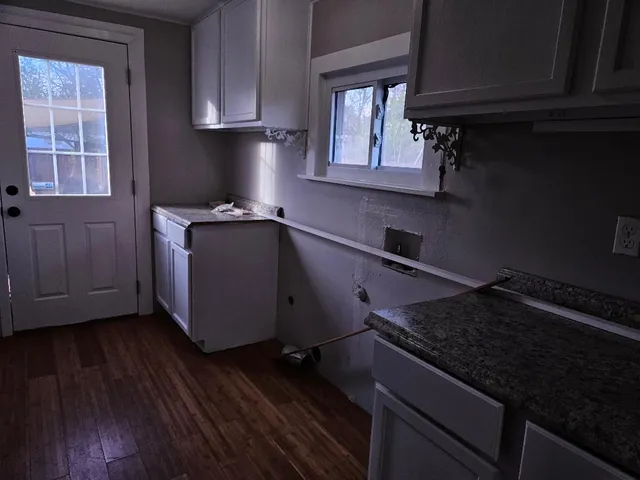 $1,860 | 110 Lexington Road, Elgin, TX 78621