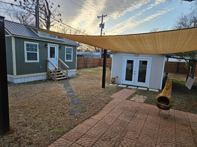 $1,860 | 110 Lexington Road, Elgin, TX 78621