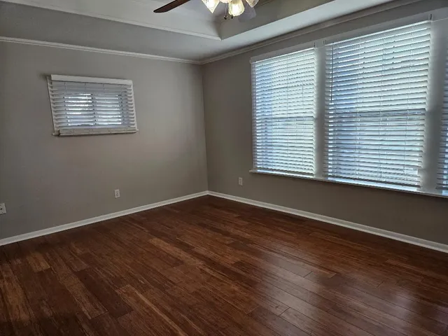 $1,860 | 110 Lexington Road, Elgin, TX 78621