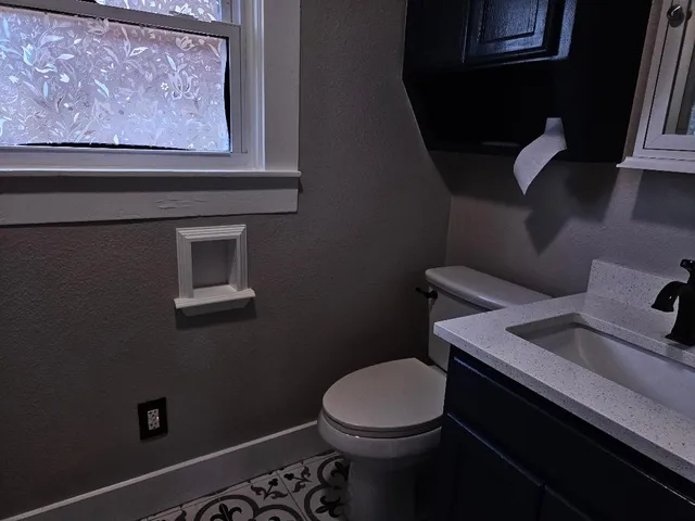 $1,860 | 110 Lexington Road, Elgin, TX 78621