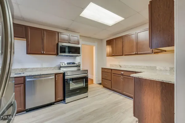$379,900 | 201 East Unaka Avenue, Johnson City, TN 37601