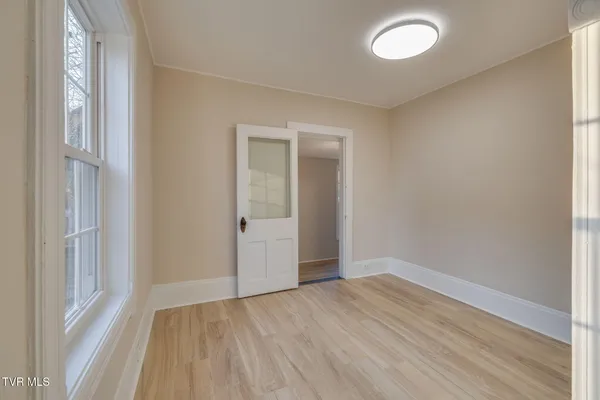 $379,900 | 201 East Unaka Avenue, Johnson City, TN 37601
